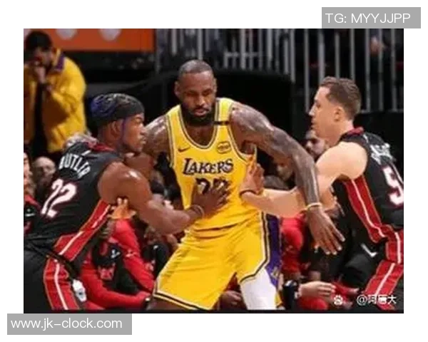 12月11日热火与湖人精彩对决视频回放全程回顾与精彩瞬间分析 12月11日热火与湖人精彩对决视频回放全程回顾与精彩瞬间分析